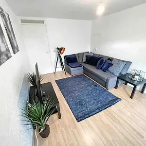 https://spacious-two-bedroom-london.cambridgehotelsuk.com